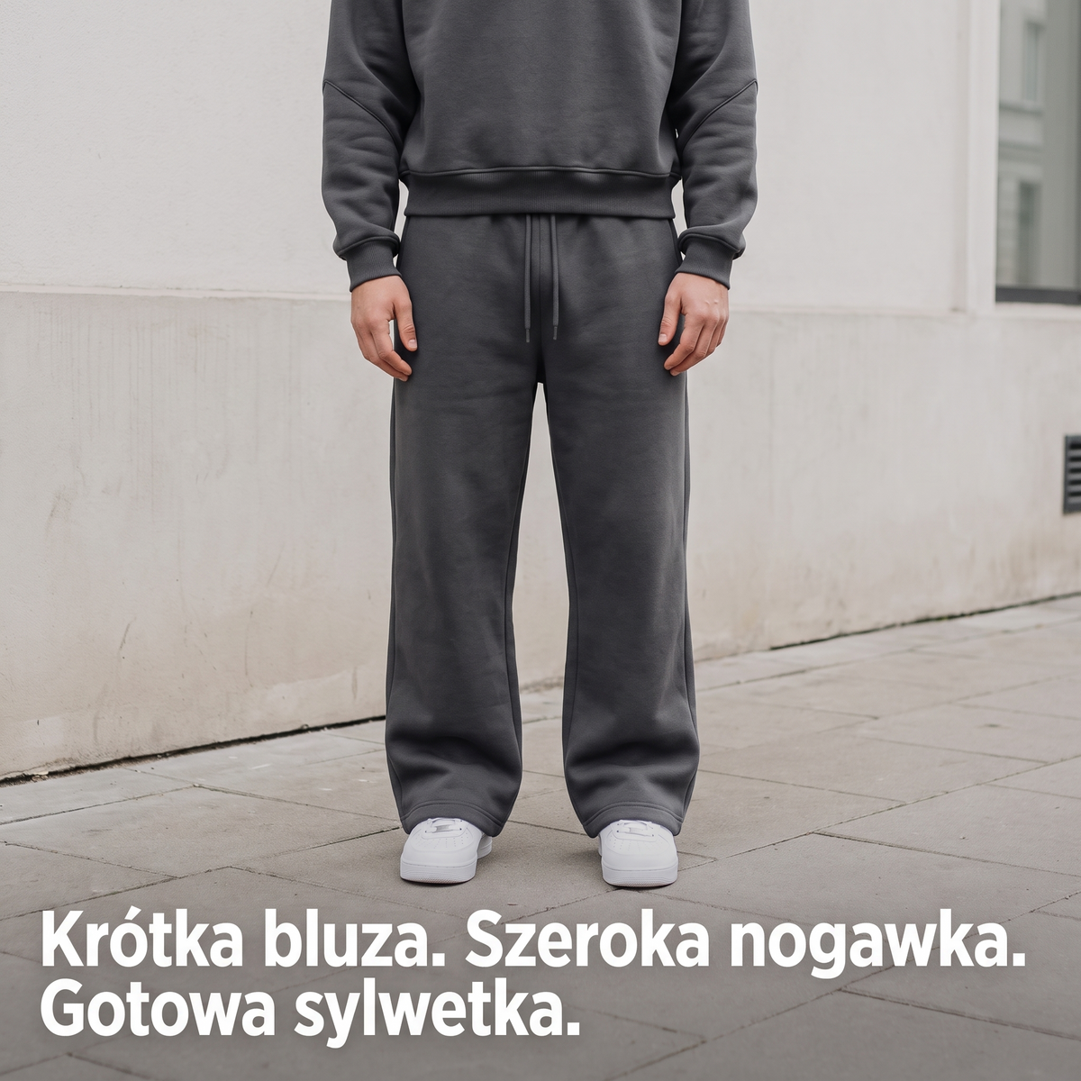 Krótka bluza na ściągaczu i szeroka nogawka dresu oversize