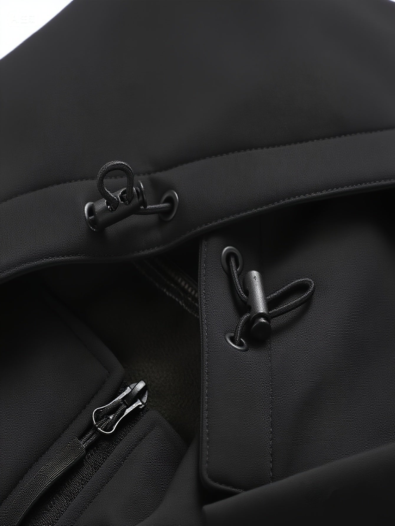 Męska kurtka softshell outdoorowa w kamuflażu – model z kapturem