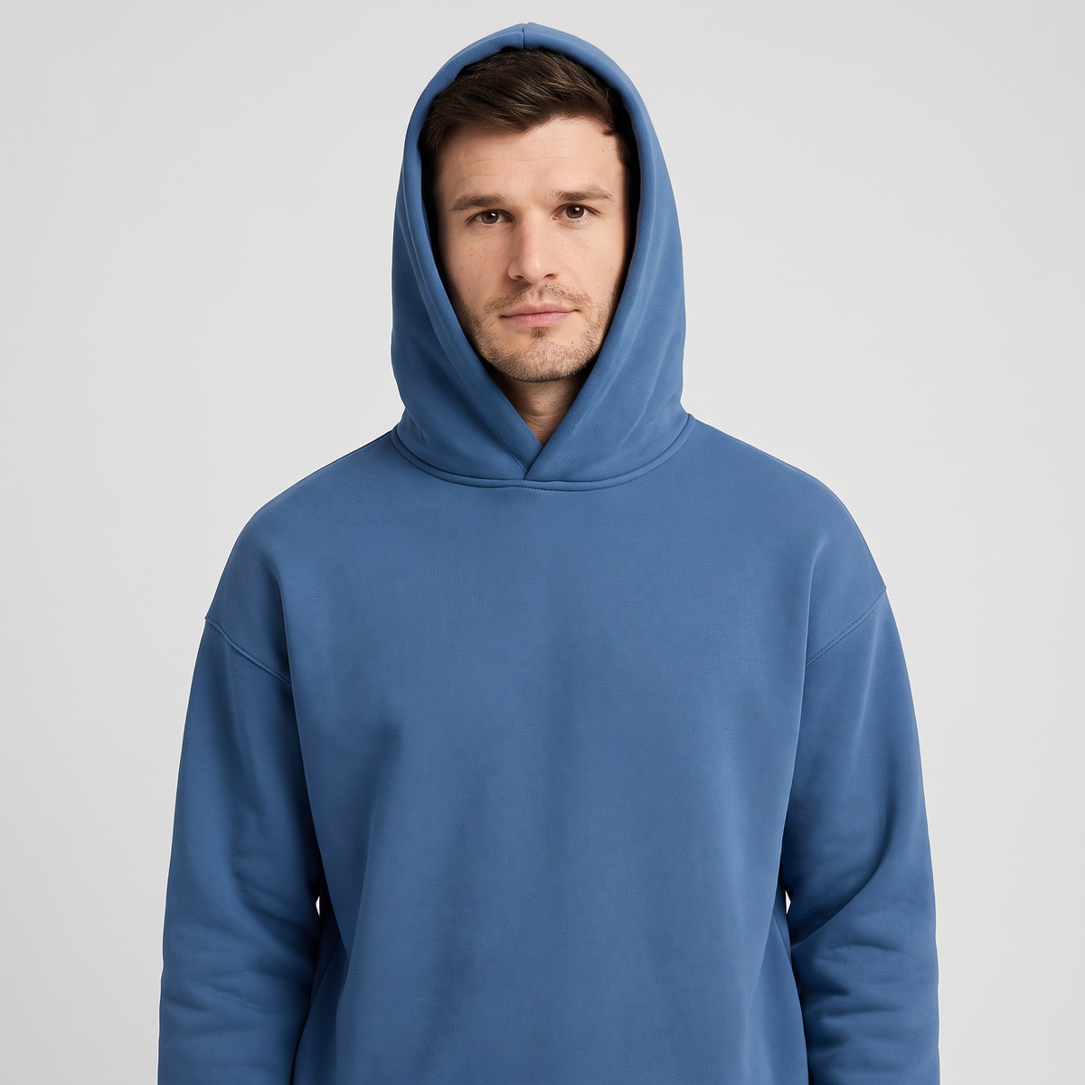 Bluza z kapturem oversize - kaptur założony