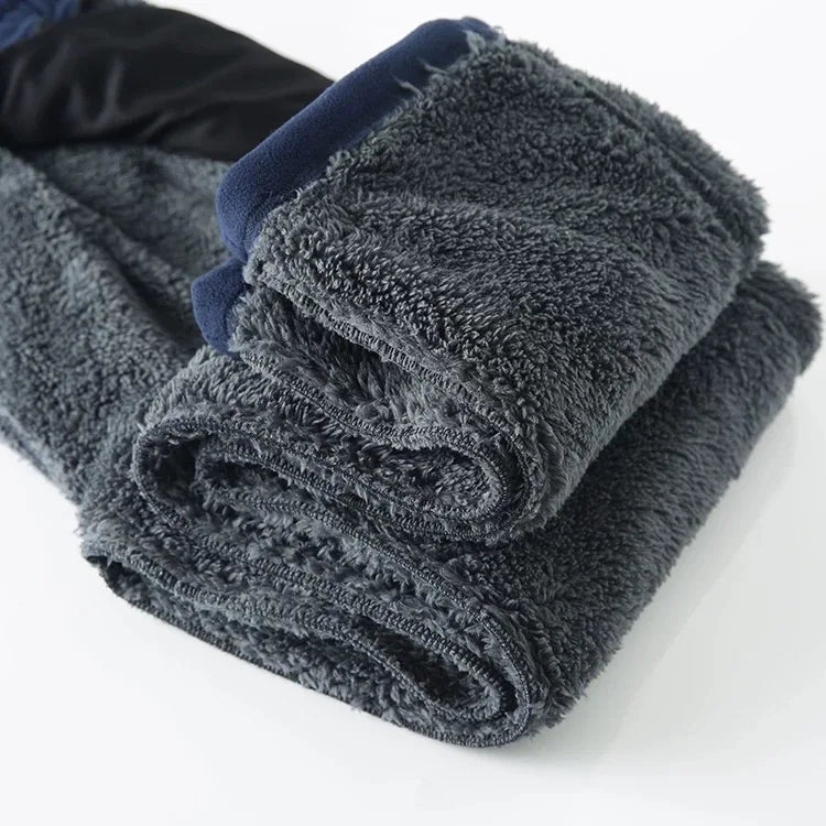 Plush fleece lining detail