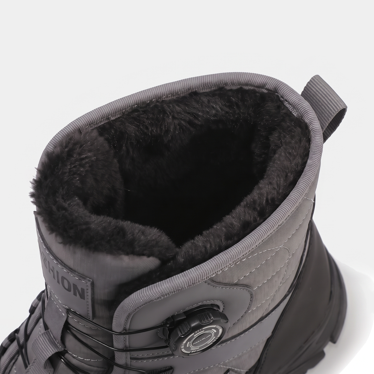 Buty zimowe męskie wysokie – śniegowce z pokrętłem - głęboki bieżnik