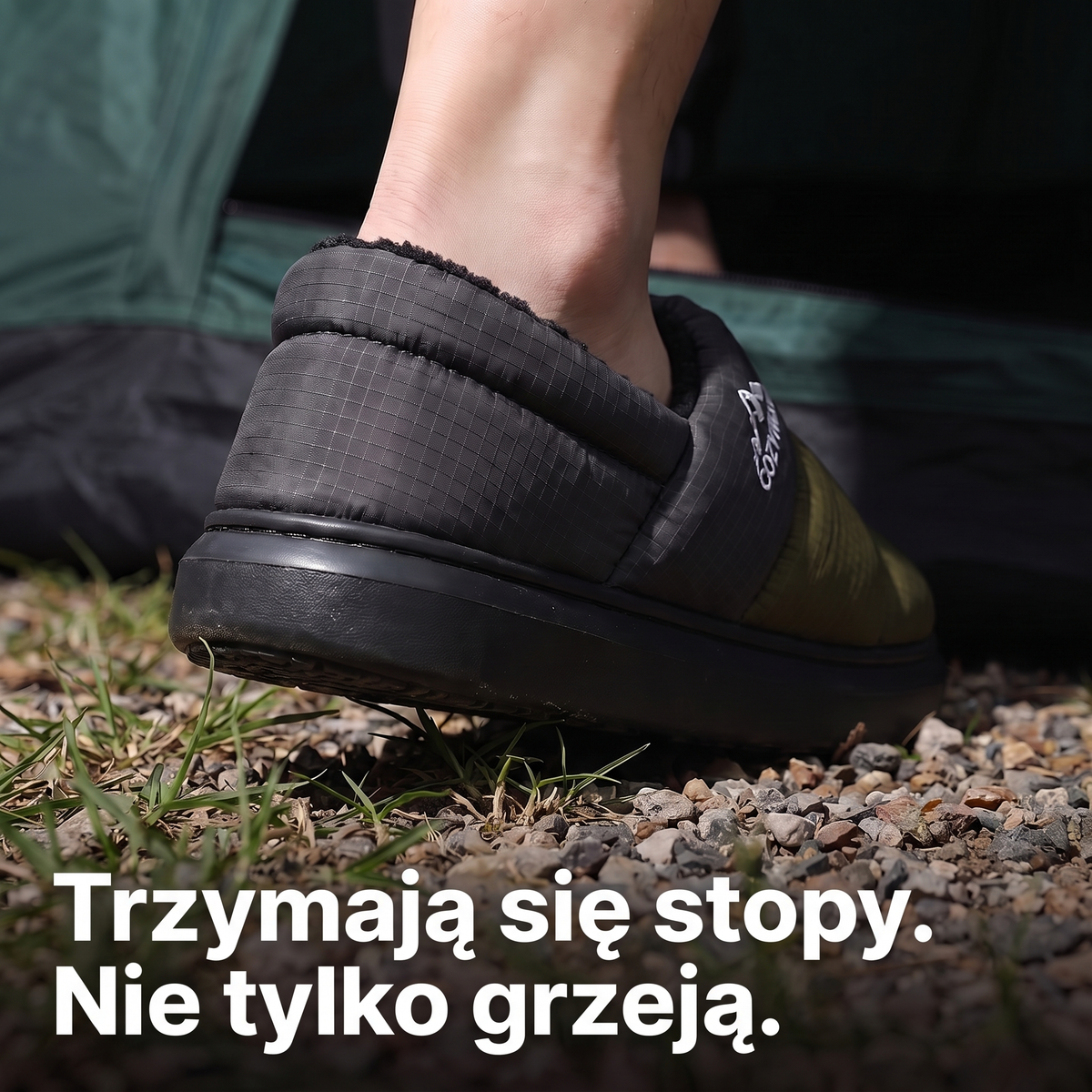Kapcie kempingowe z zakrytą piętą na żwirze
